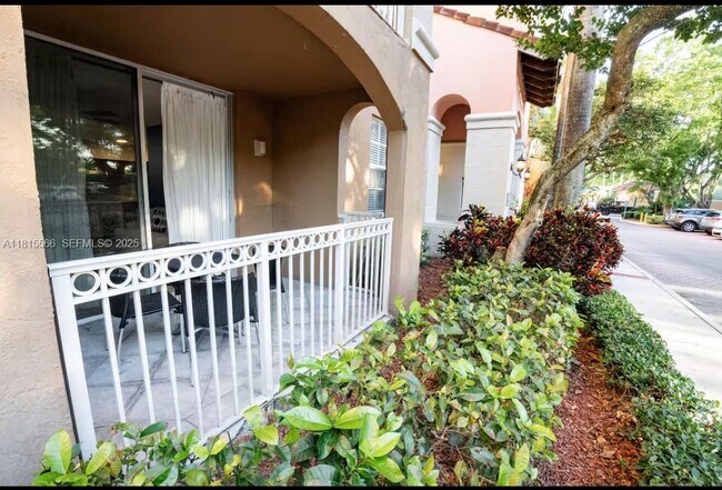 Building Photo - 19801 E Country Club Dr