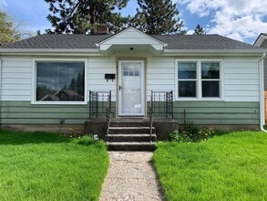 Building Photo - **Free October Rent** Cute 2 Bedroom Home ...