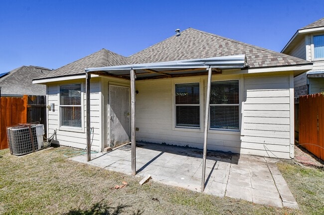 Building Photo - 13979 Maximos Dr