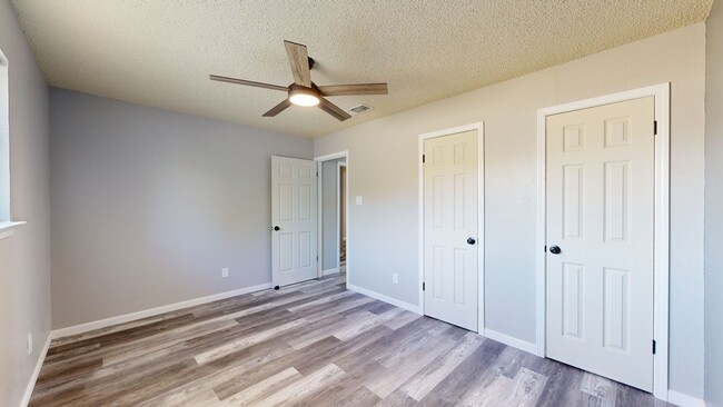 Building Photo - REMODELED DUPLEX IN HARKER HEIGHTS