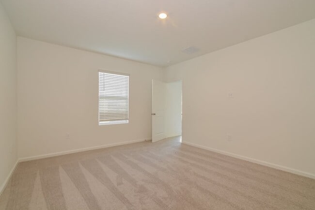 Building Photo - 1558 Jessica Blvd