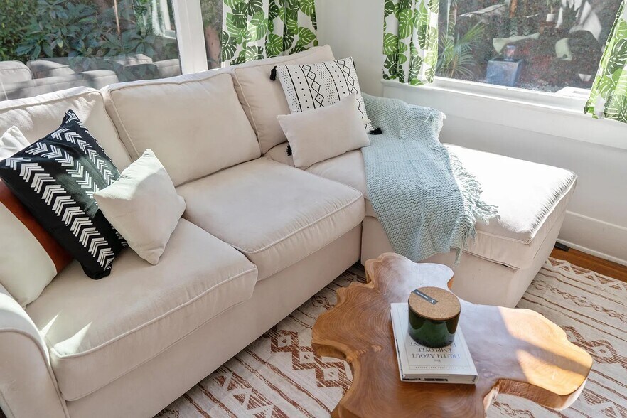 Building Photo - 619 Milwood Ave