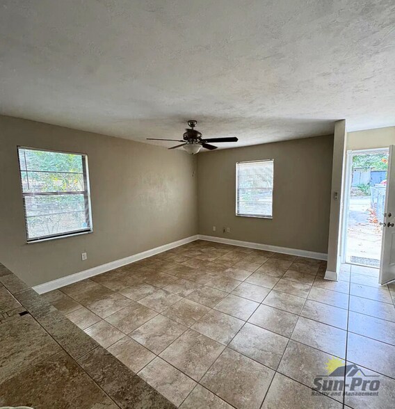 Building Photo - 957 Glenwood St