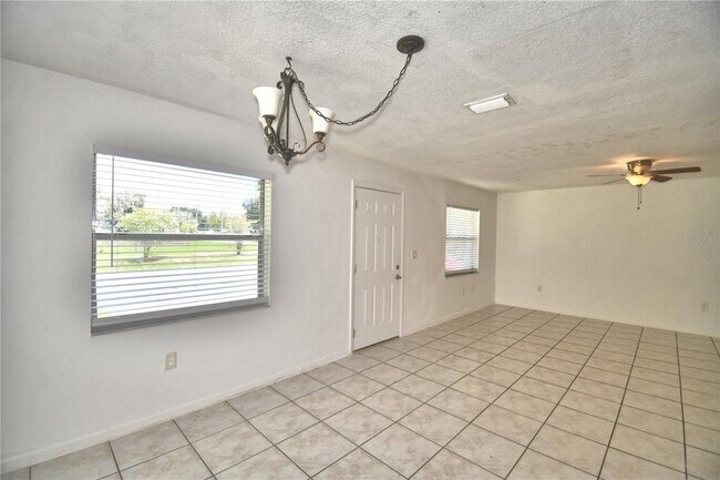 Building Photo - 914 Grape Ave