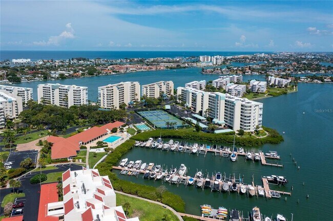 Building Photo - 7907 Sailboat Key Blvd S
