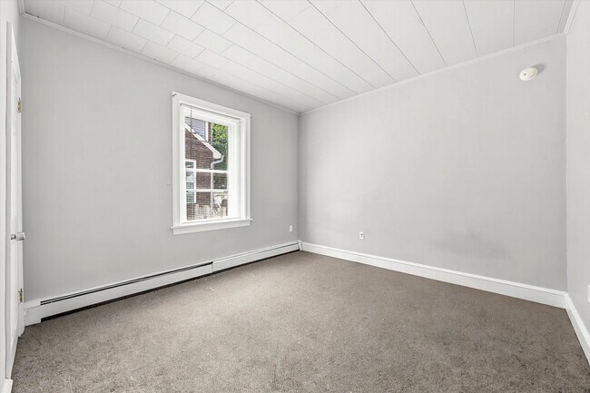 Building Photo - Student Rental next to WCU Campus | 3 Bed Single Family Home w/ Covered Front Porch, Yard & Basem...