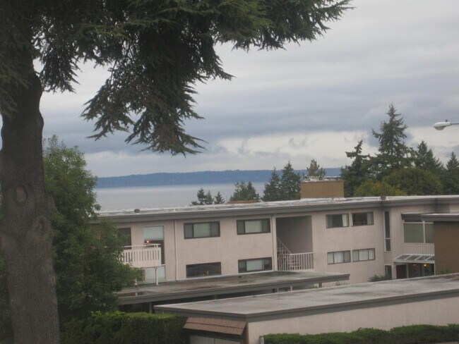 Building Photo - Laurel Apartments - 2 bedrooms