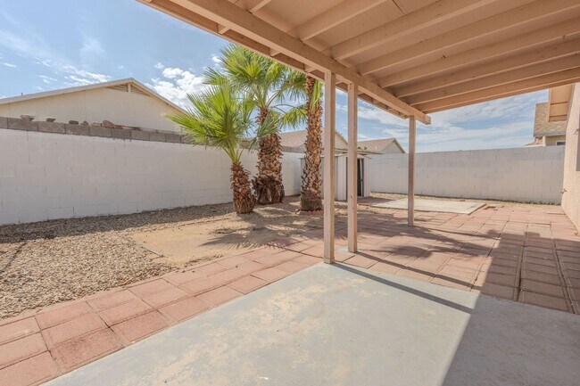 Building Photo - 3 Bedroom, 2 Bath