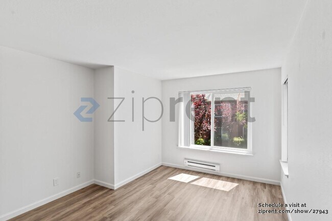 Building Photo - 866 Catkin Ct