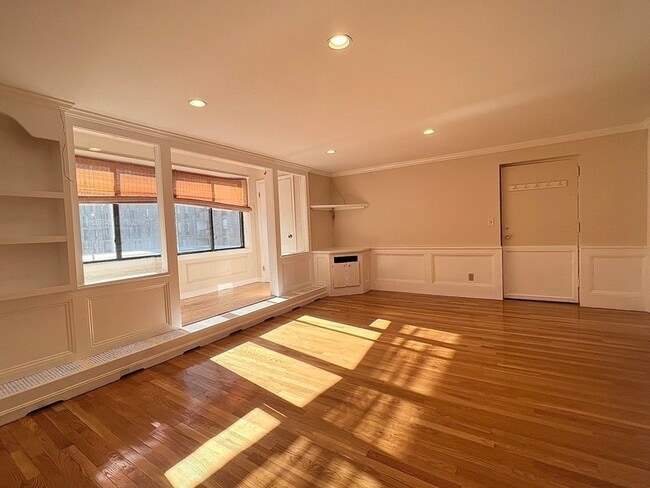 Building Photo - 8 Juniper St