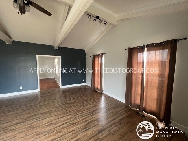 Building Photo - Spacious 2-Bedroom Country Home with Expan...