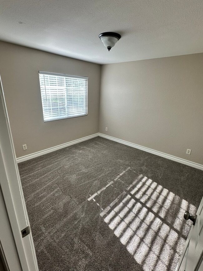 Building Photo - Hyacinth Ln - BEAUTIFUL Sunnymead Ranch Ho...