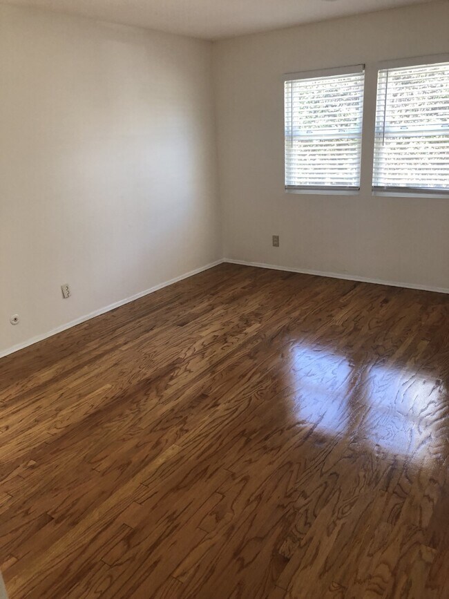 Building Photo - 3151 Meadow Grove Dr