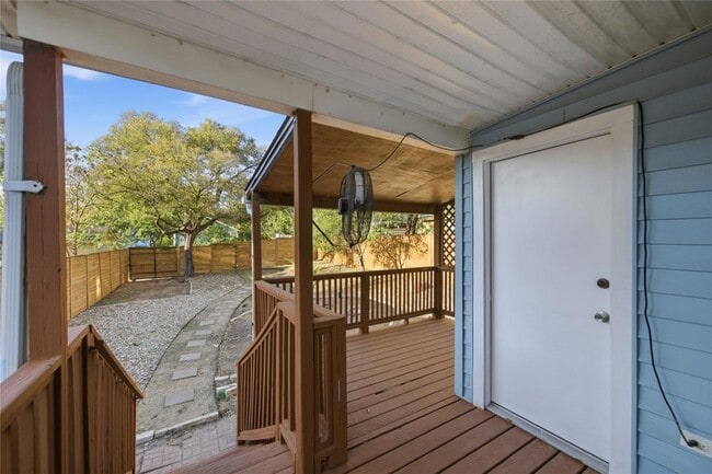 Building Photo - 2308 E 10th St