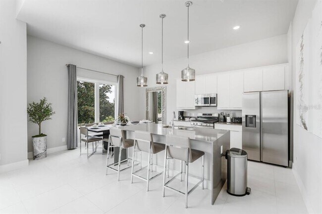 Building Photo - 7760 Sandy Ridge Dr