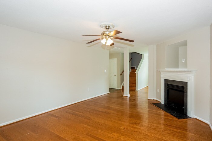 Building Photo - 5027 Patricia Ann Ln