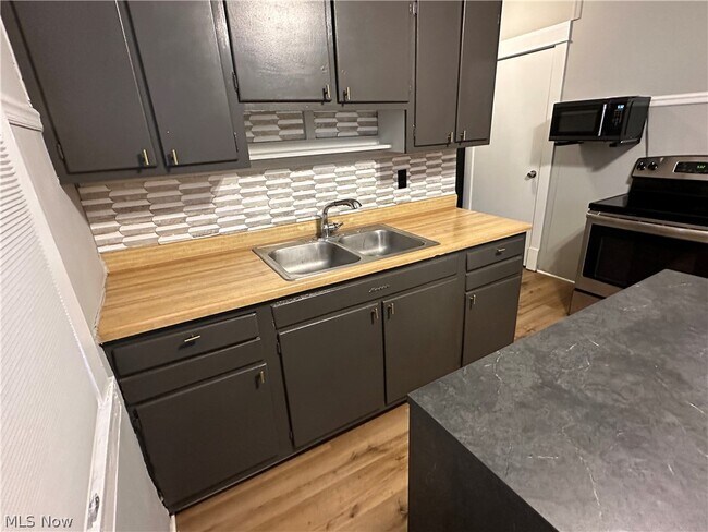 Building Photo - 4408 Alpha Ave