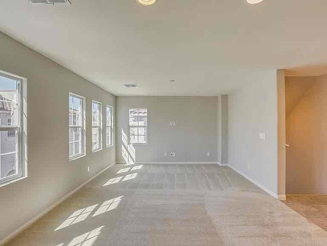 Building Photo - 9986 Sable Point St