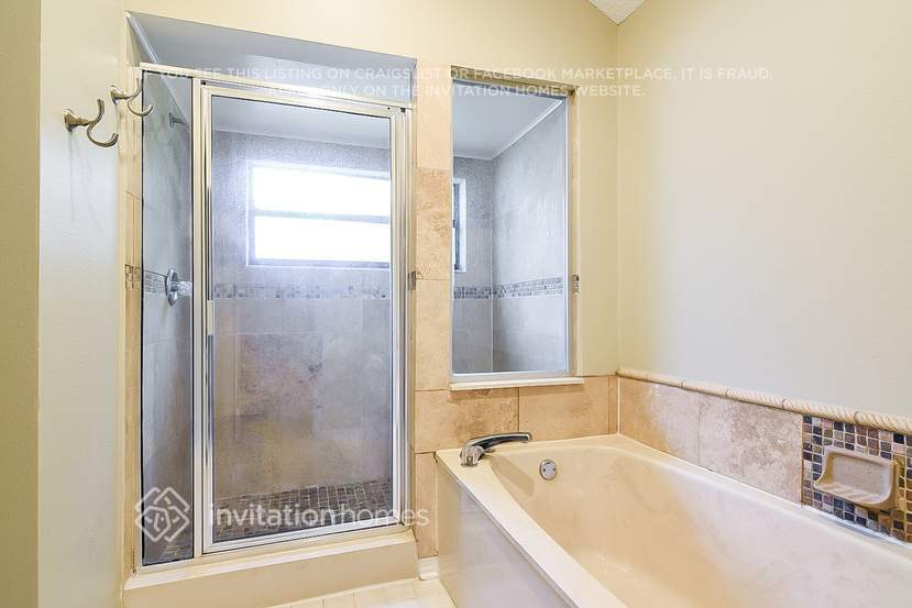 Building Photo - 1406 Clarion Dr