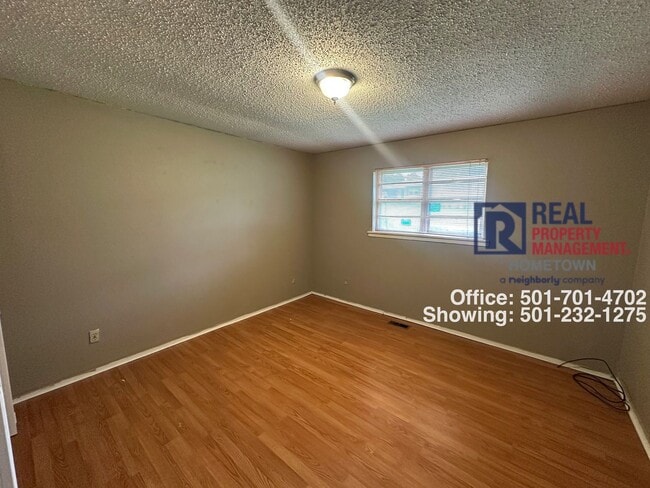 Building Photo - 110 Robinwood St