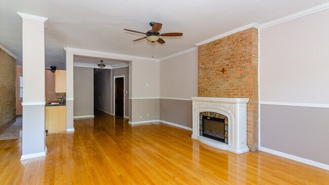 Building Photo - 6838 S South Shore Dr