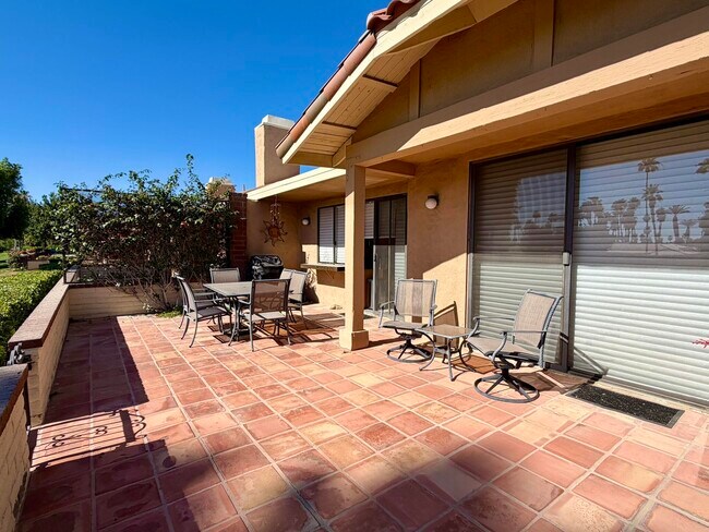 Building Photo - 240 Santa Barbara Cir