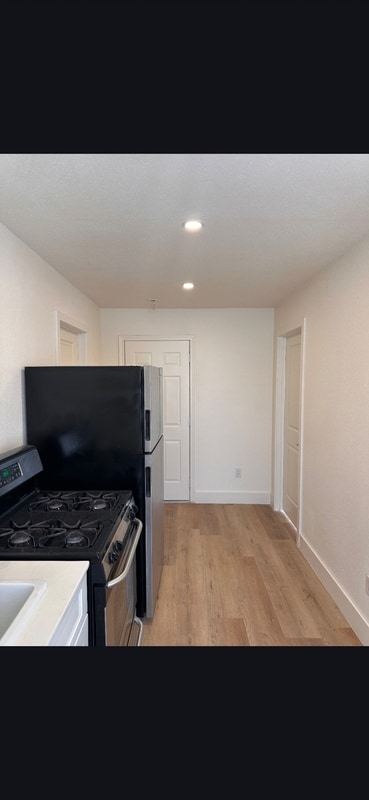 Building Photo - 410 Randall St