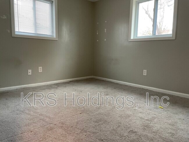 Building Photo - 1515 Cronin Dr
