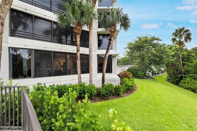 Building Photo - 5555 Heron Point Dr