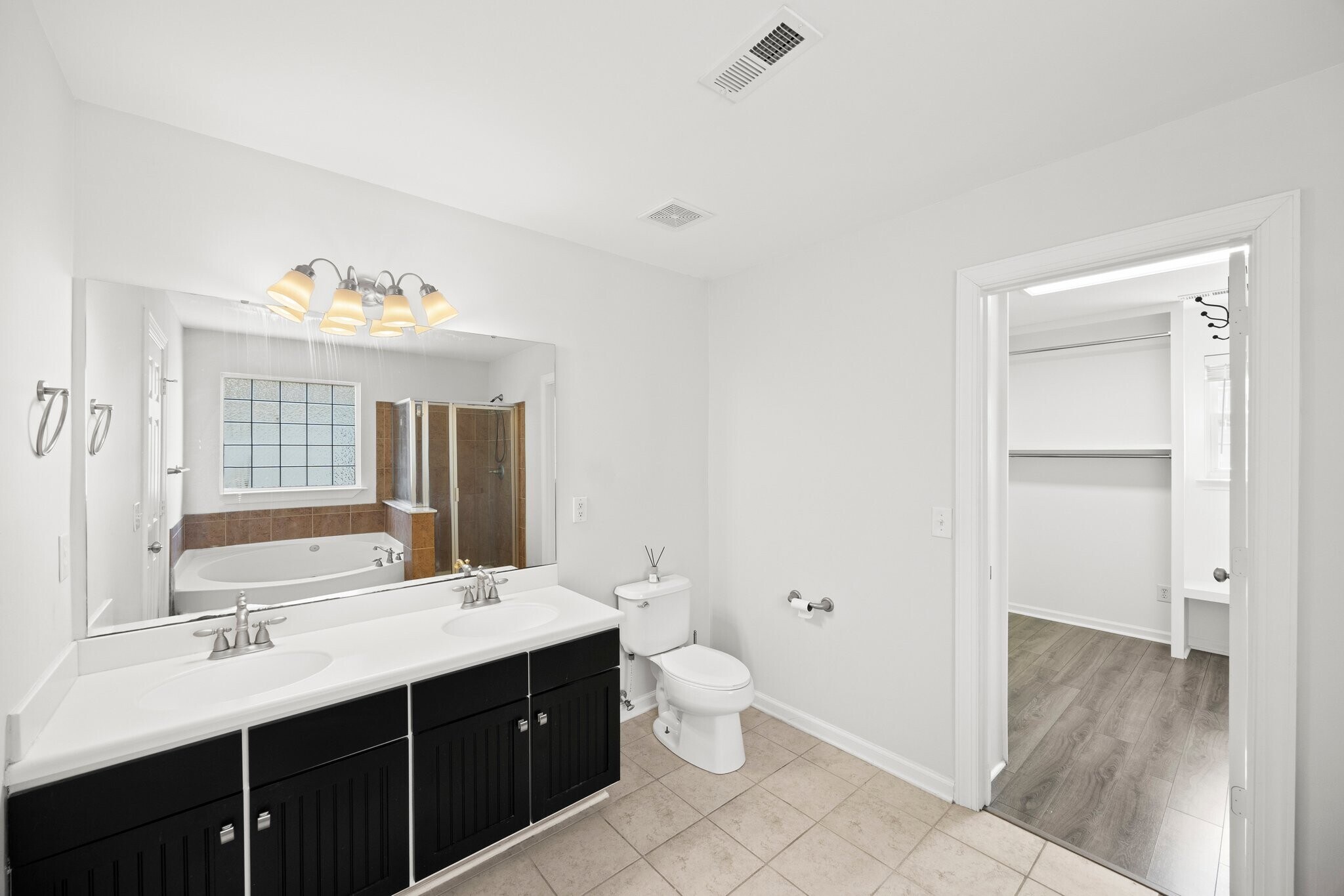 Building Photo - 2307 Harwood Hills Ln