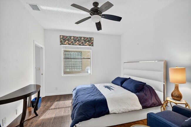 Building Photo - 4553 Barclay Fair Way