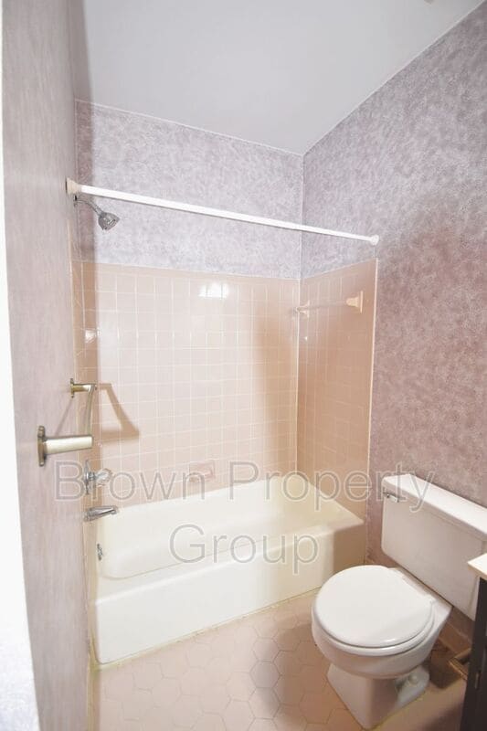 Building Photo - 741 Victorian Pl