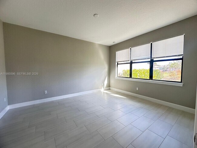 Building Photo - 4016 Basket Oak Cir