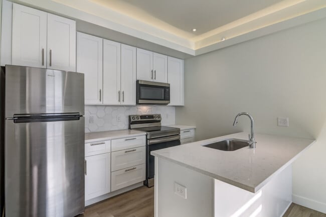 Building Photo - 3265 Fairfax St