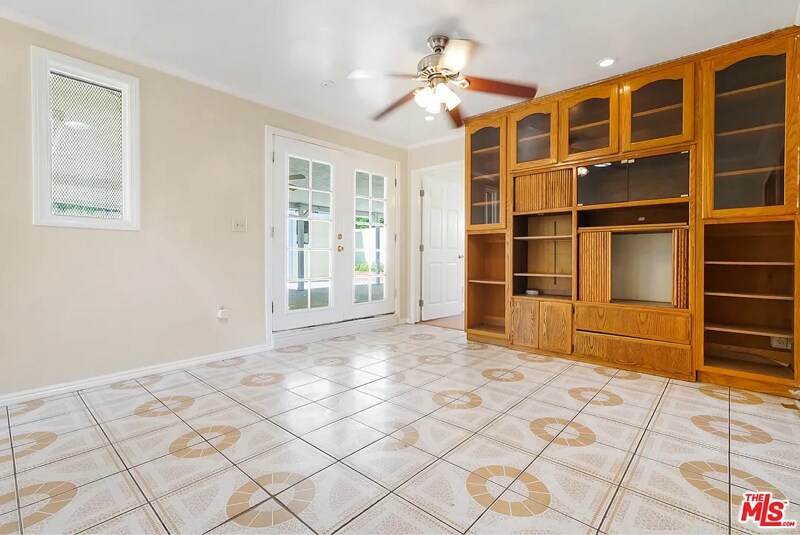 Building Photo - 430 E 184th St