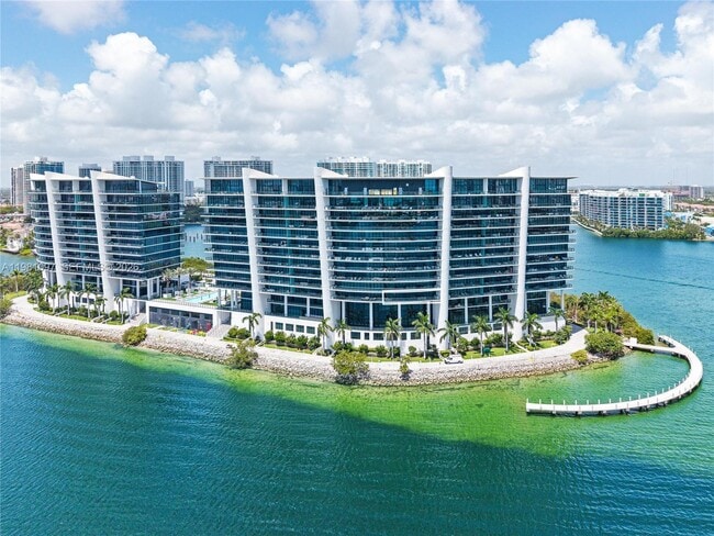Building Photo - 5500 Island Estates Dr