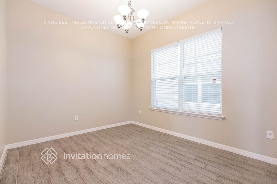 Building Photo - 9311 Meadow Hunt Way