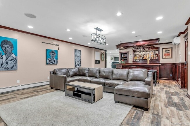 Building Photo - 21 Buttonwood Dr