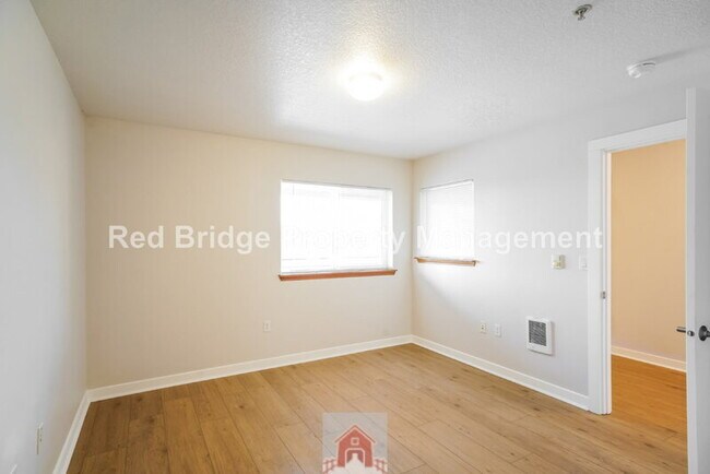 Building Photo - 15325 NW Central Dr