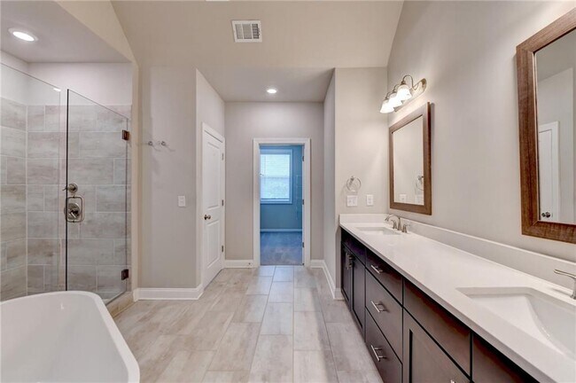 Building Photo - 336 Atley Pl