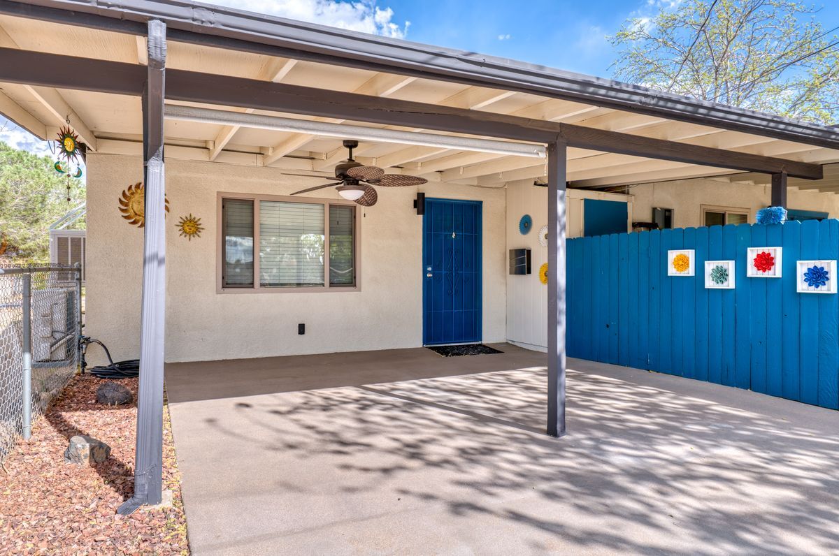 Building Photo - 7432 Dumosa Ave