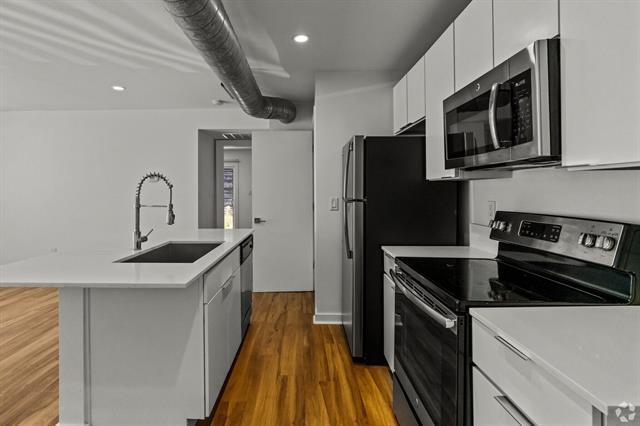 Building Photo - 4505 Cedar Springs Rd