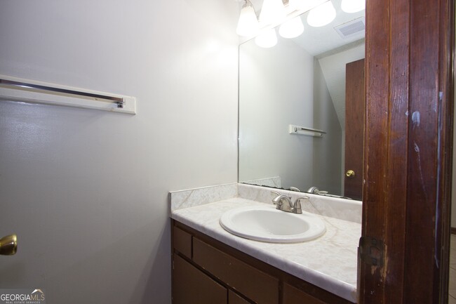 Building Photo - 948 Waverly Ct