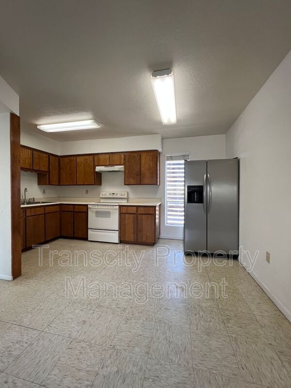 Building Photo - 8432 E Mangun Rd