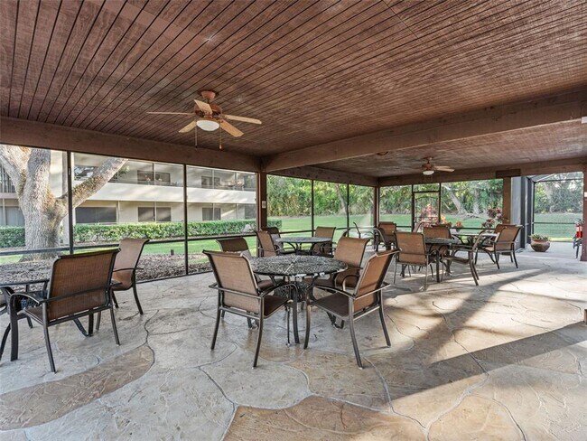 Building Photo - 13608 S Village Dr