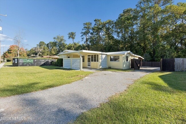 Building Photo - 863 Westgate Dr
