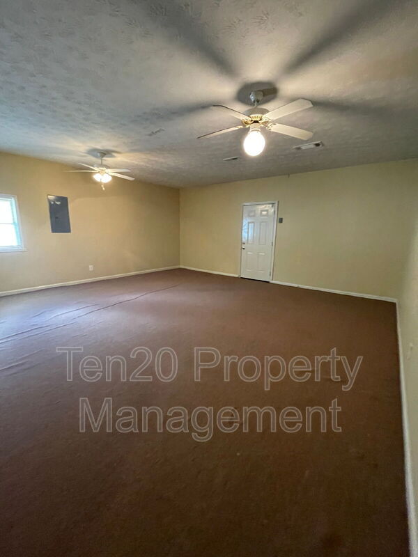 Building Photo - 6136 Crossbow Dr