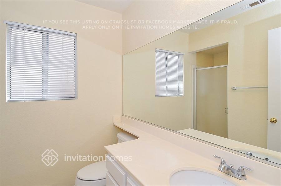 Building Photo - 15535 Saldana Ct