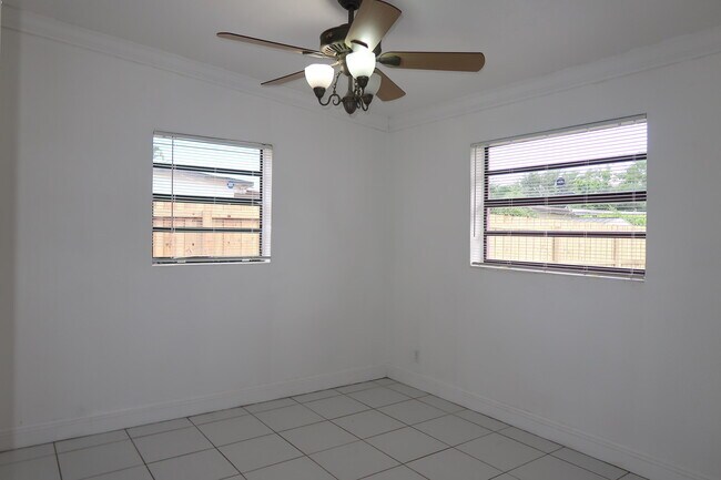Building Photo - 5624 Purdy Ln