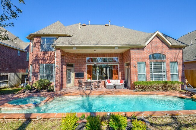 Building Photo - 5835 Stratford Gardens Dr
